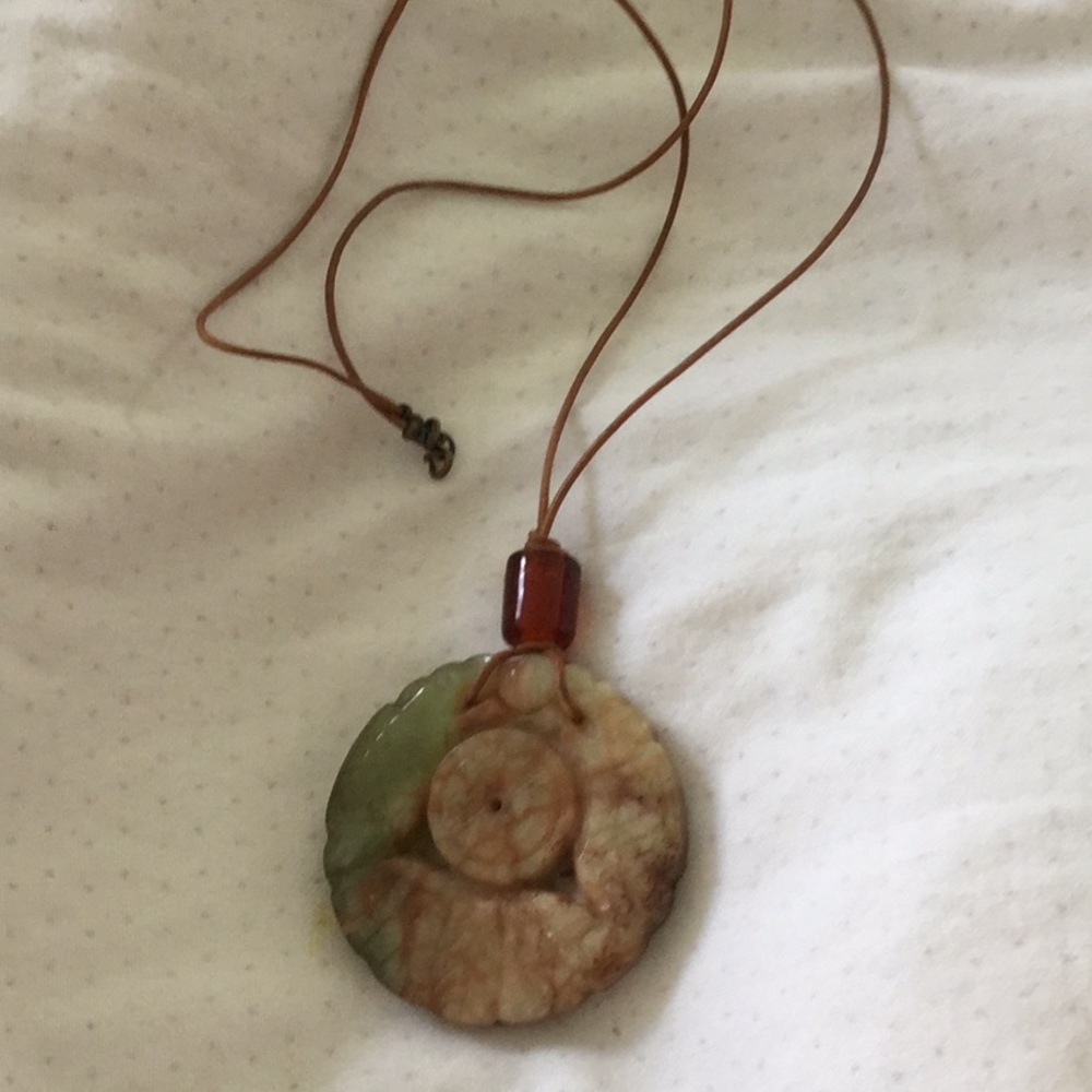 Jade necklace - Picture 2 of 4